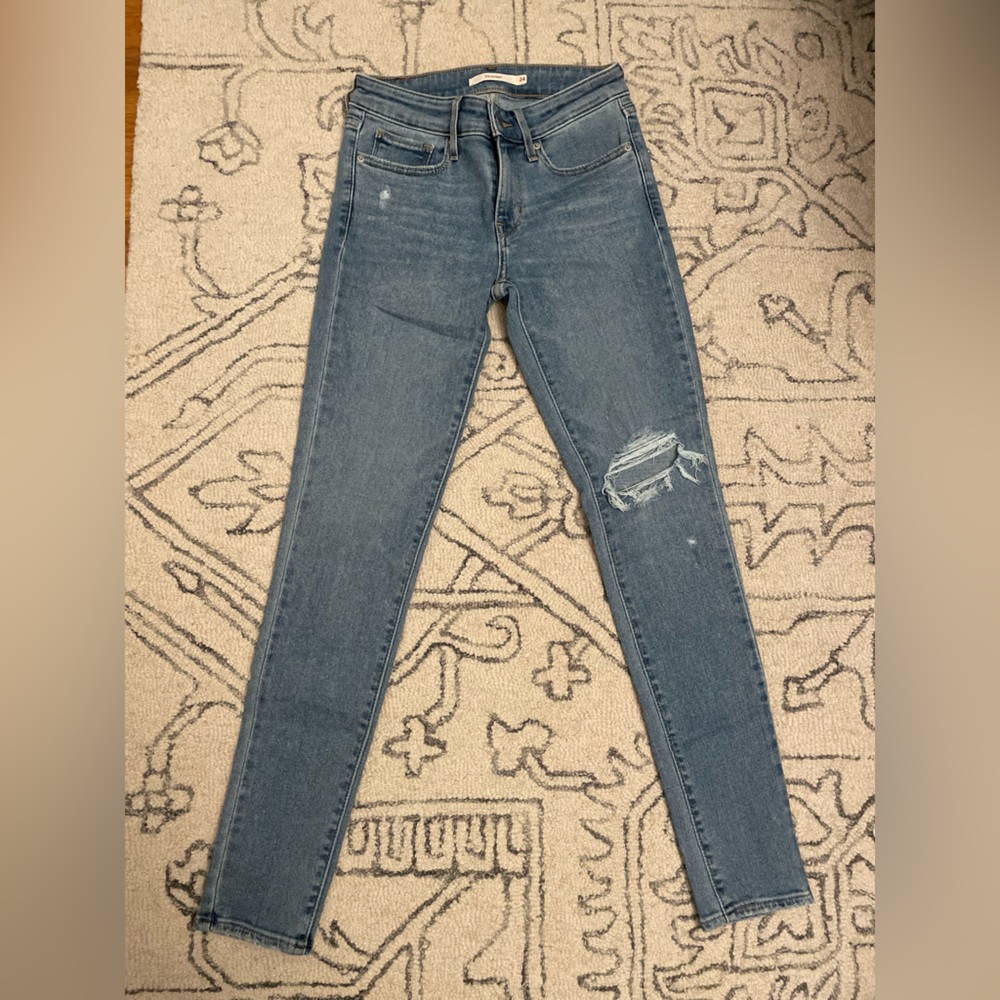 Size 24 Levi’s Skinny Jeans